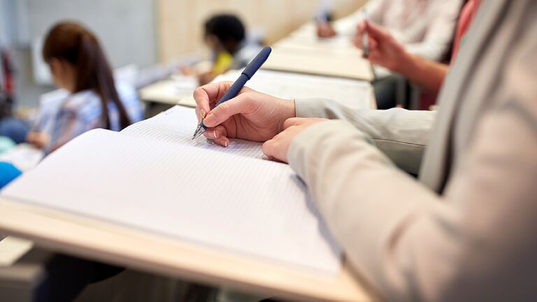 The Best Note-Taking Strategies for Economics Students
